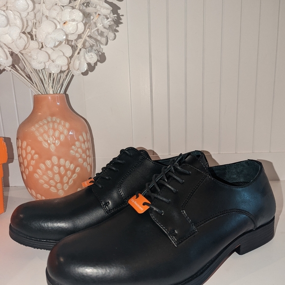 Genuine Grip Mens Shoes 10.5M Work Slip and Oil Resistant Cushion Comfort.New - Picture 13 of 15